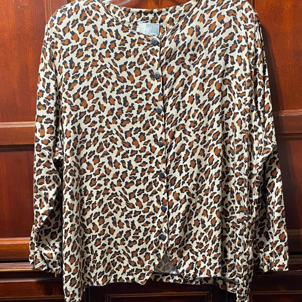 JP collections vintage Leopard Print Button-Up long sleeves plus size 26/28 top